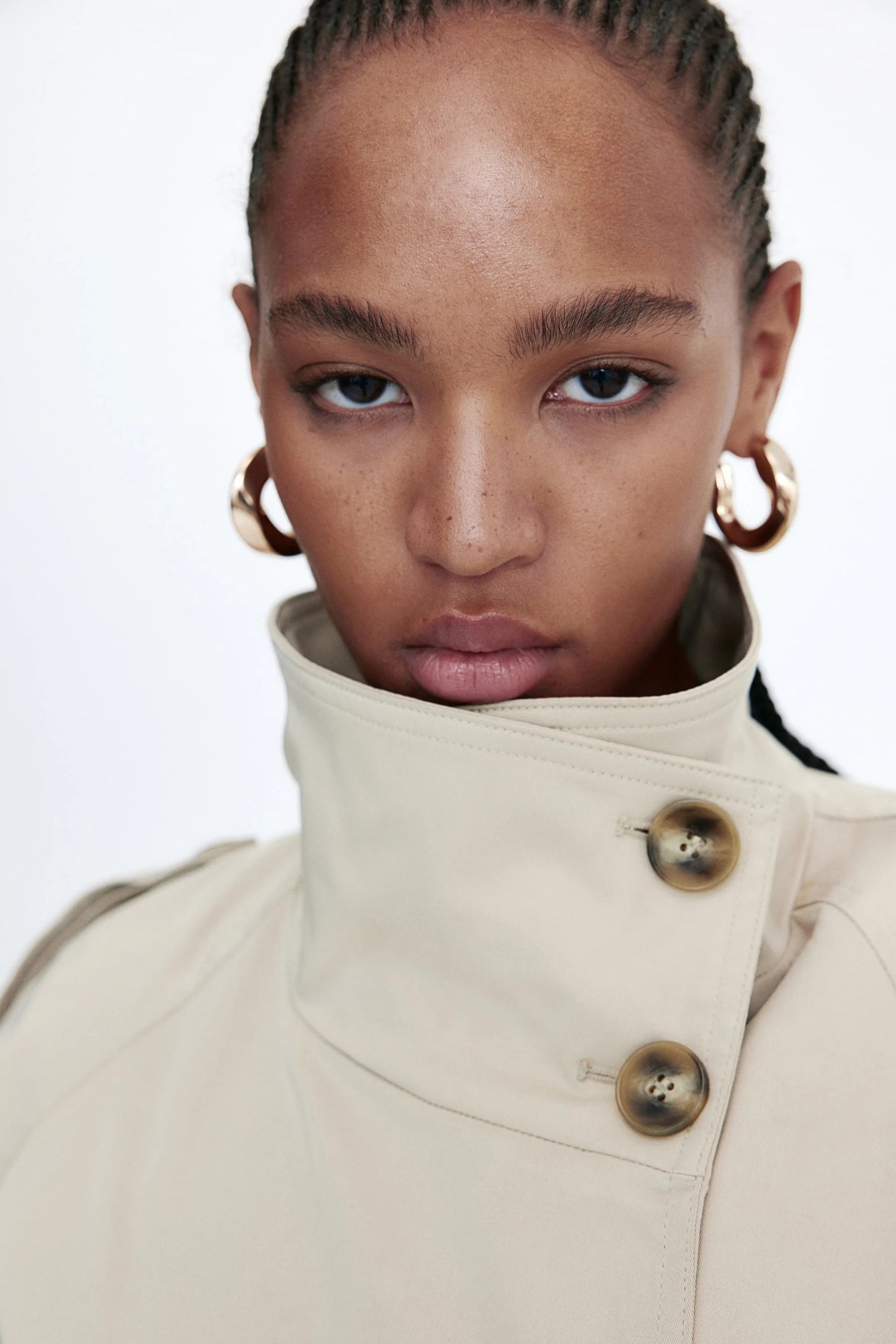 Sophia - Chic Double-Breasted Short Trench Coat